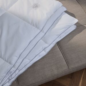 GEORG JENSEN DAMASK Patenteret fiberdyne. Vælg ml. 140x200 el. 140x220 cm.