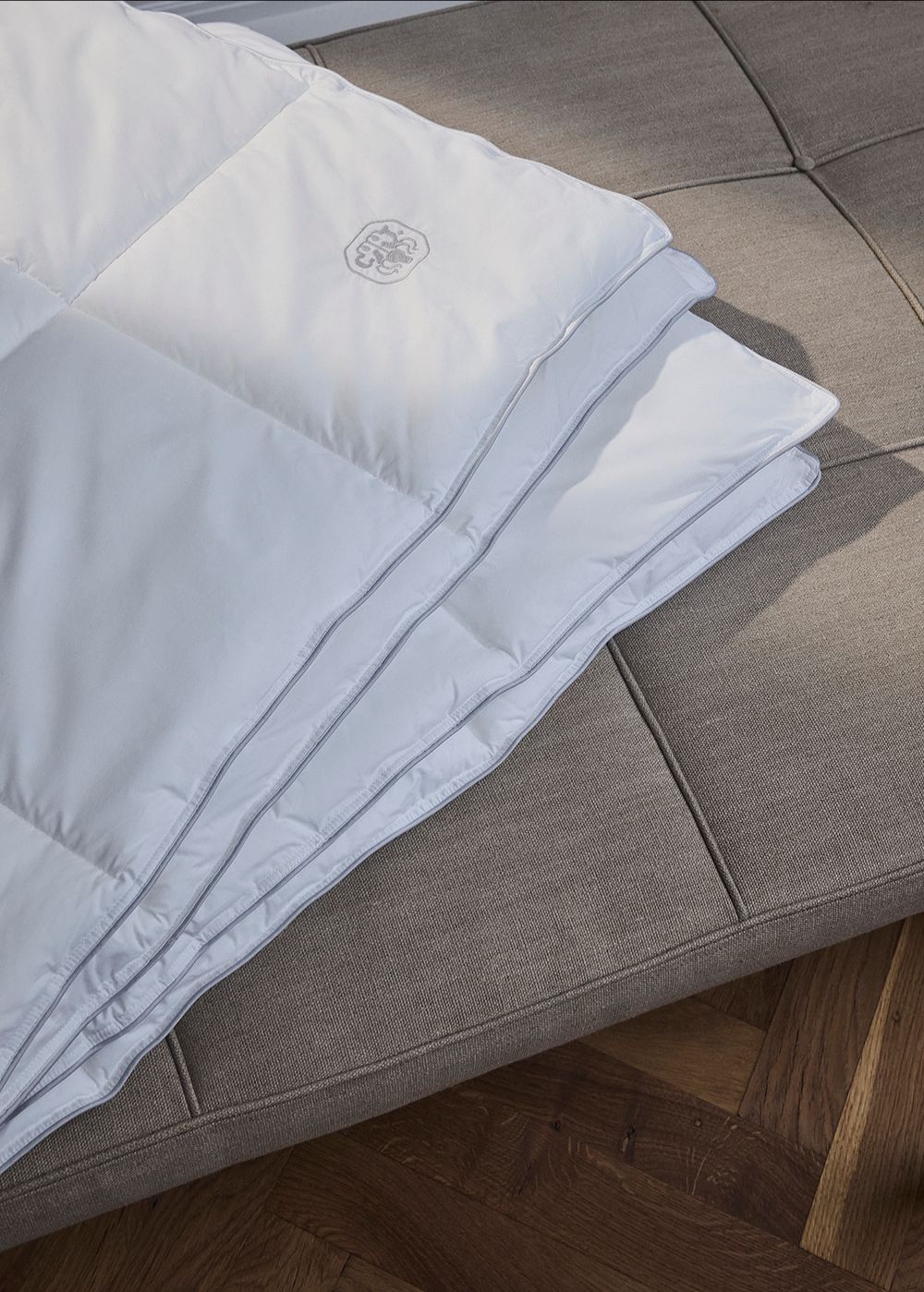 GEORG JENSEN DAMASK Patenteret fiberdyne. Vælg ml. 140x200 el. 140x220 cm.