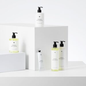 GEORG JENSEN DAMASK Noble House hudplejesæt m. håndsæbe, håndlotion, body wash, body lotion og håndcreme.