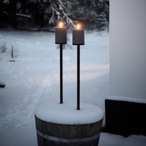 UYUNI Outdoor LED-lys 2 stk. med spyd H60 cm, batterier og fjernbetjening.